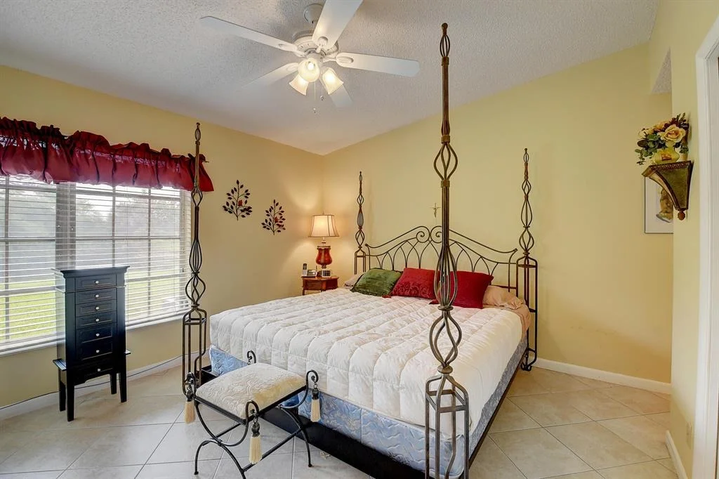 Photo of 15868 Laurel Oak Circle