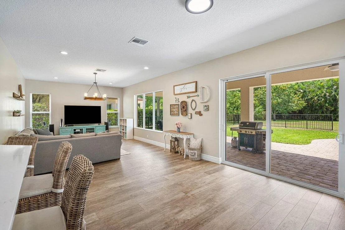 Photo of 644 Forest Bent Boulevard