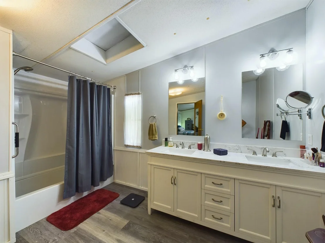 Photo of 945 Ellerbee Road