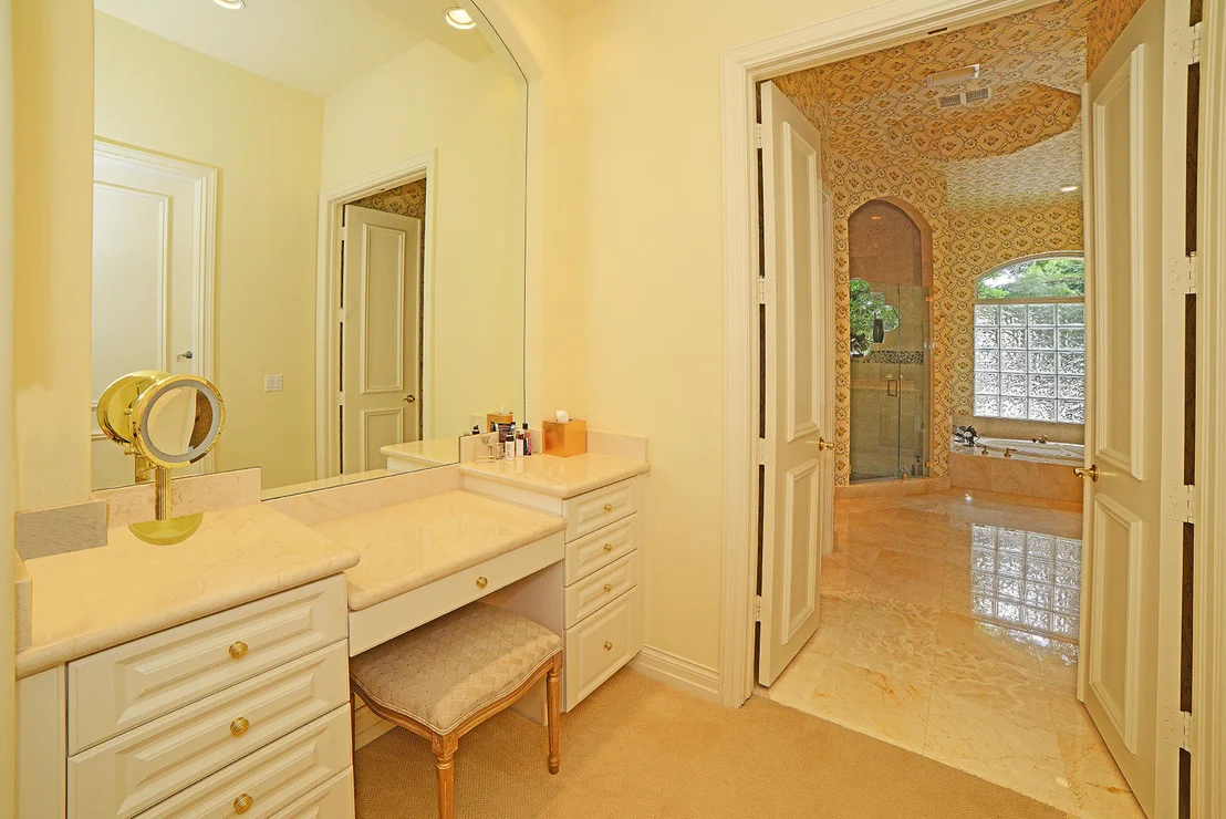 Photo of 7003 Mandarin Drive