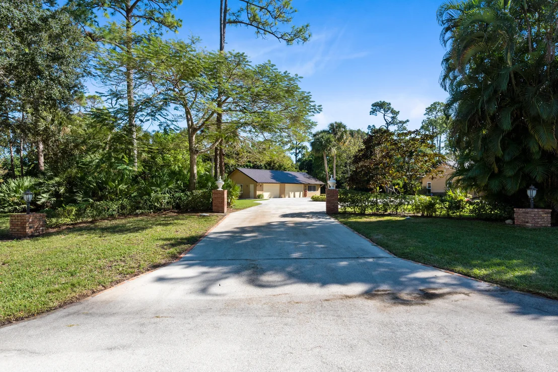 Photo of 12688 Pineacre Lane