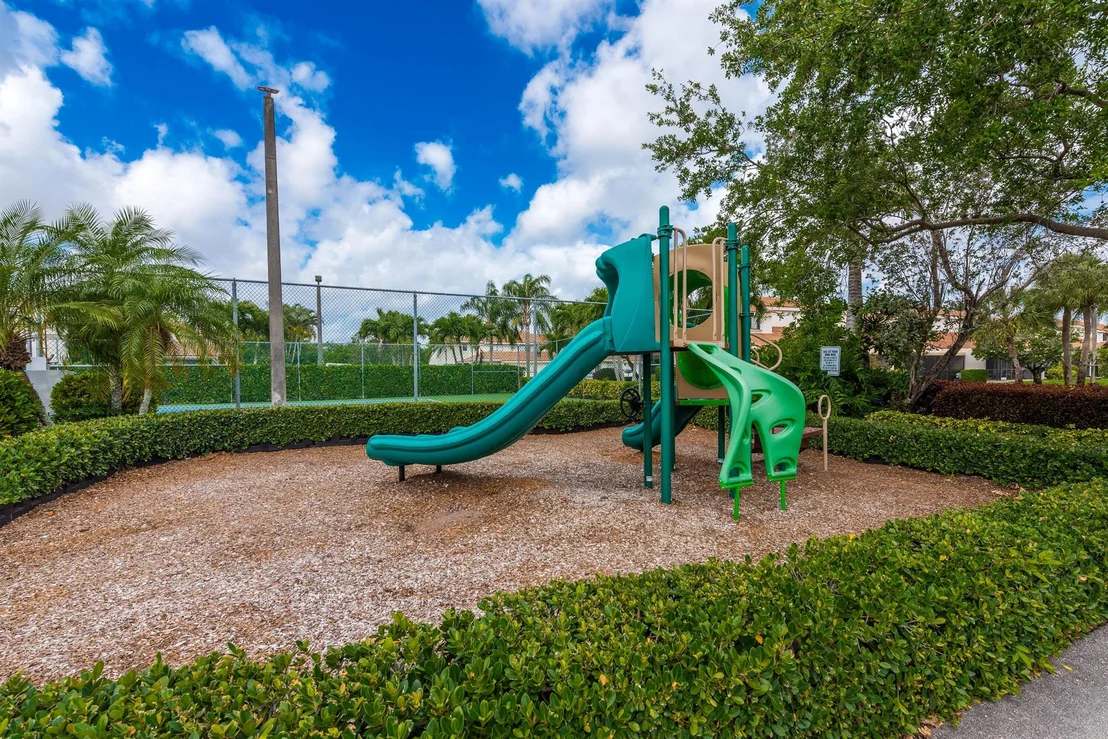 Photo of 8686 Eagle Run Drive