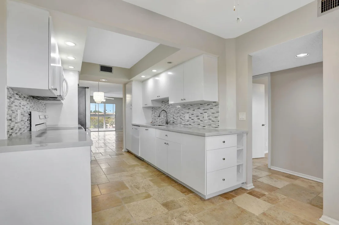 Photo of Unit D4 at 1602 Abaco Drive