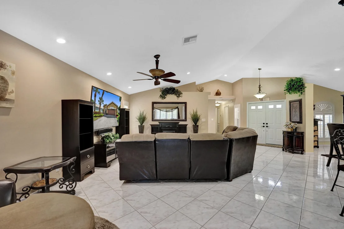 Photo of 165 Harbor Lake Circle