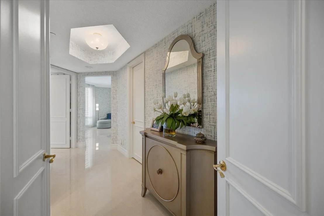 Photo of Unit PHO at 425 Beach Road