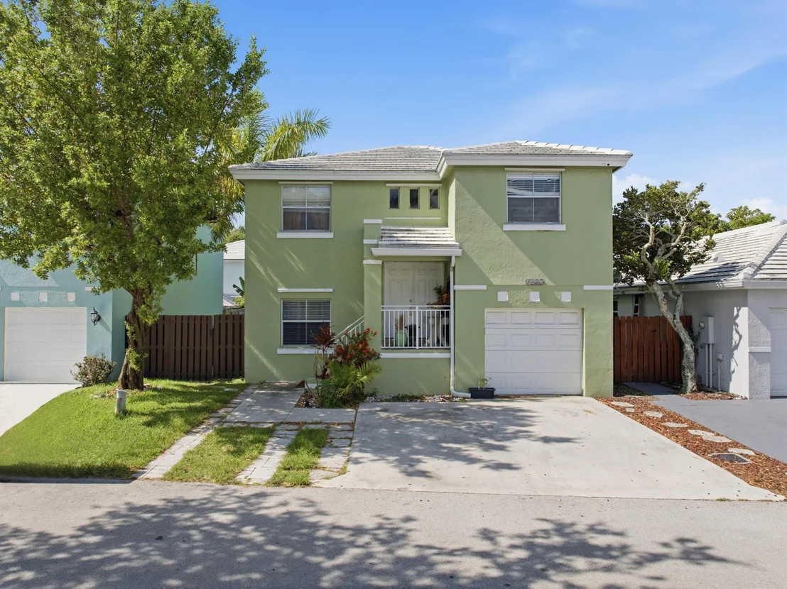 Photo of 6582 Bayfront Drive