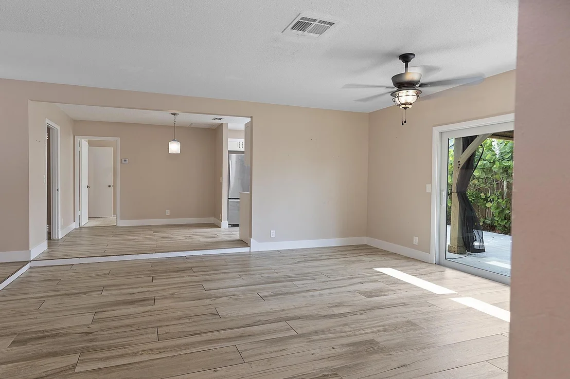 Photo of 119 W NORFOLK Road