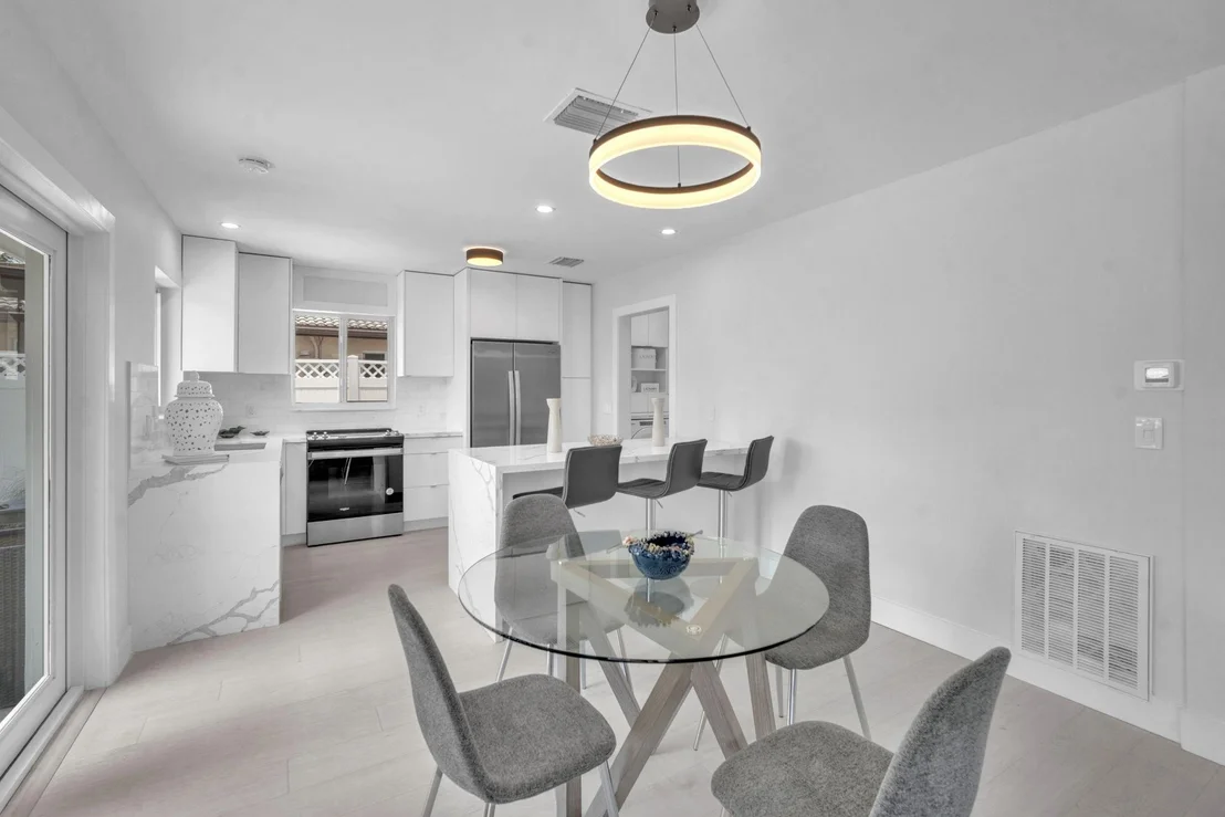 Photo of 301 SE 5th Terrace