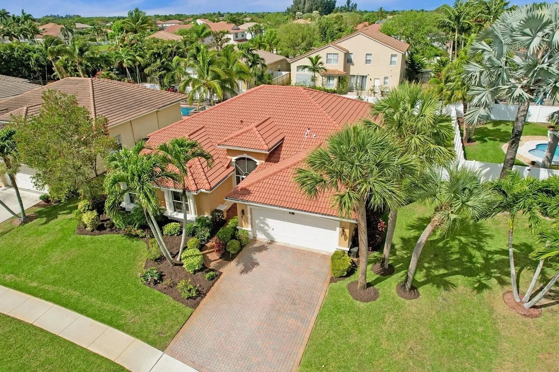 Photo of 6127 Indian Forest Circle