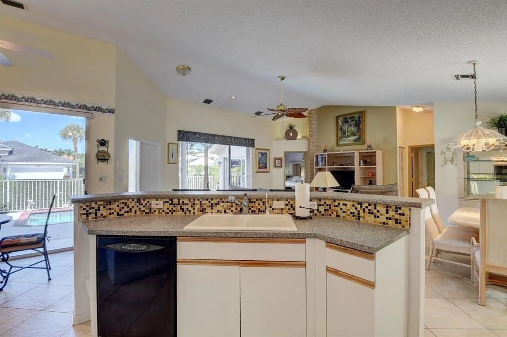 Photo of 629 W Clearbrook Circle