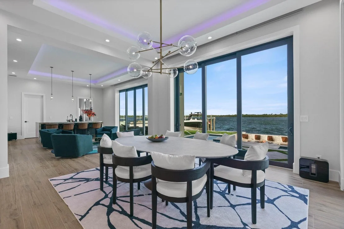 Photo of 712 Lakeside Circle