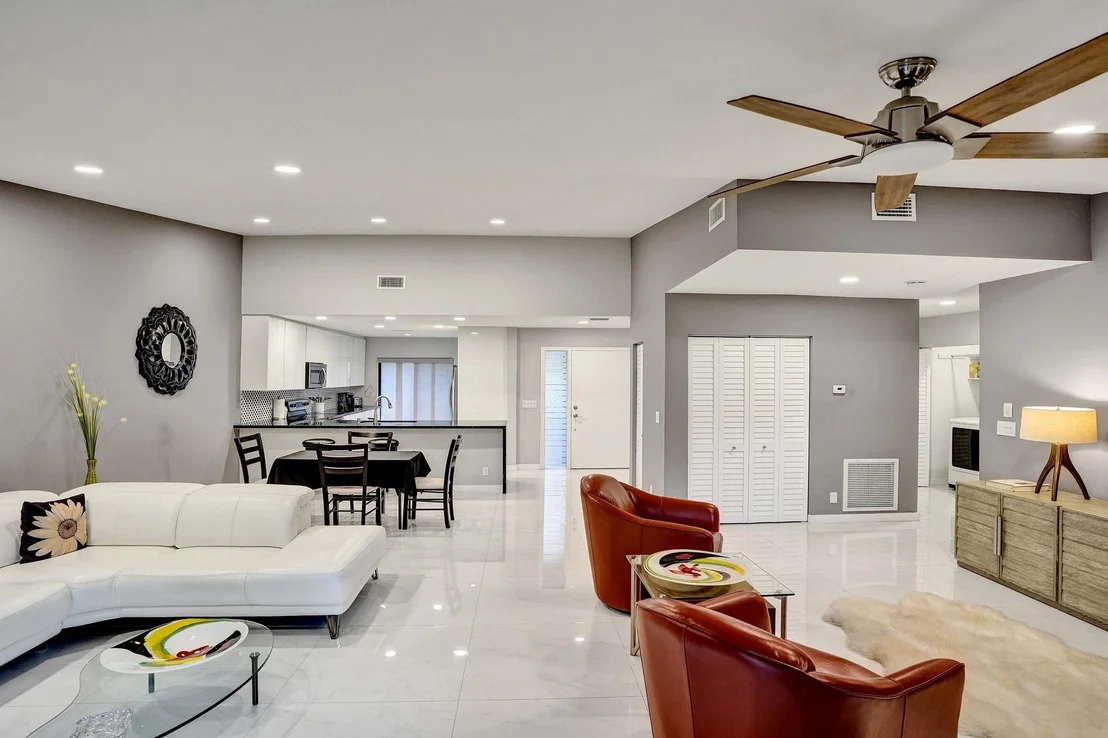 Photo of 10976 Lake Front Place
