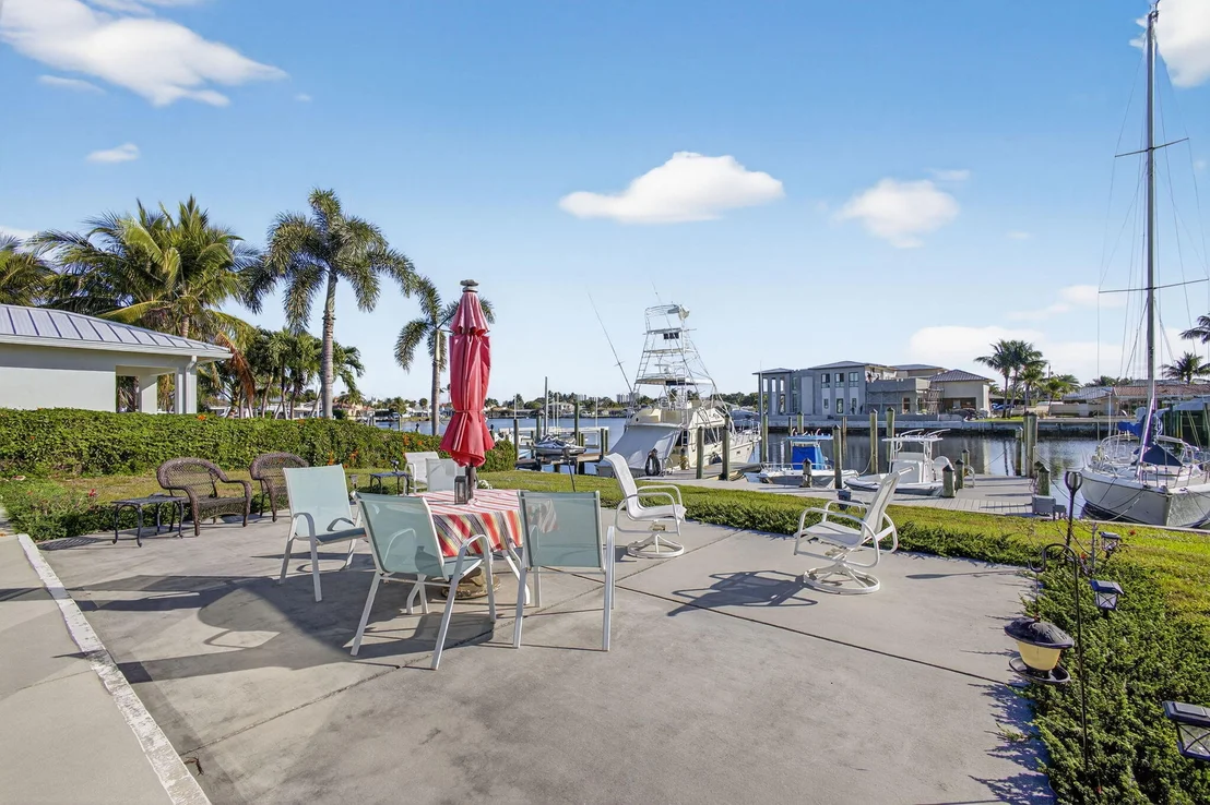 Photo of 752 Lagoon Drive