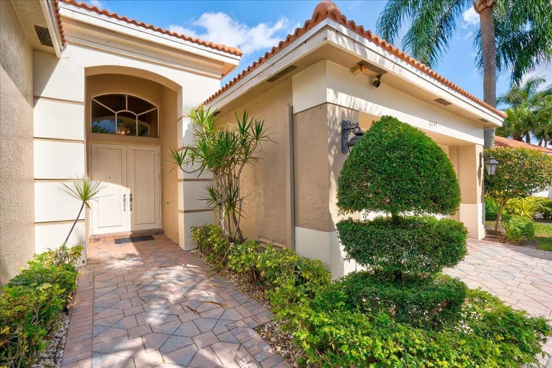 Photo of 10547 Laurel Estates Lane