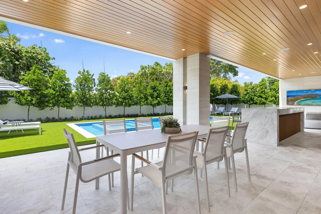 Photo of 1351 Cocoanut Road
