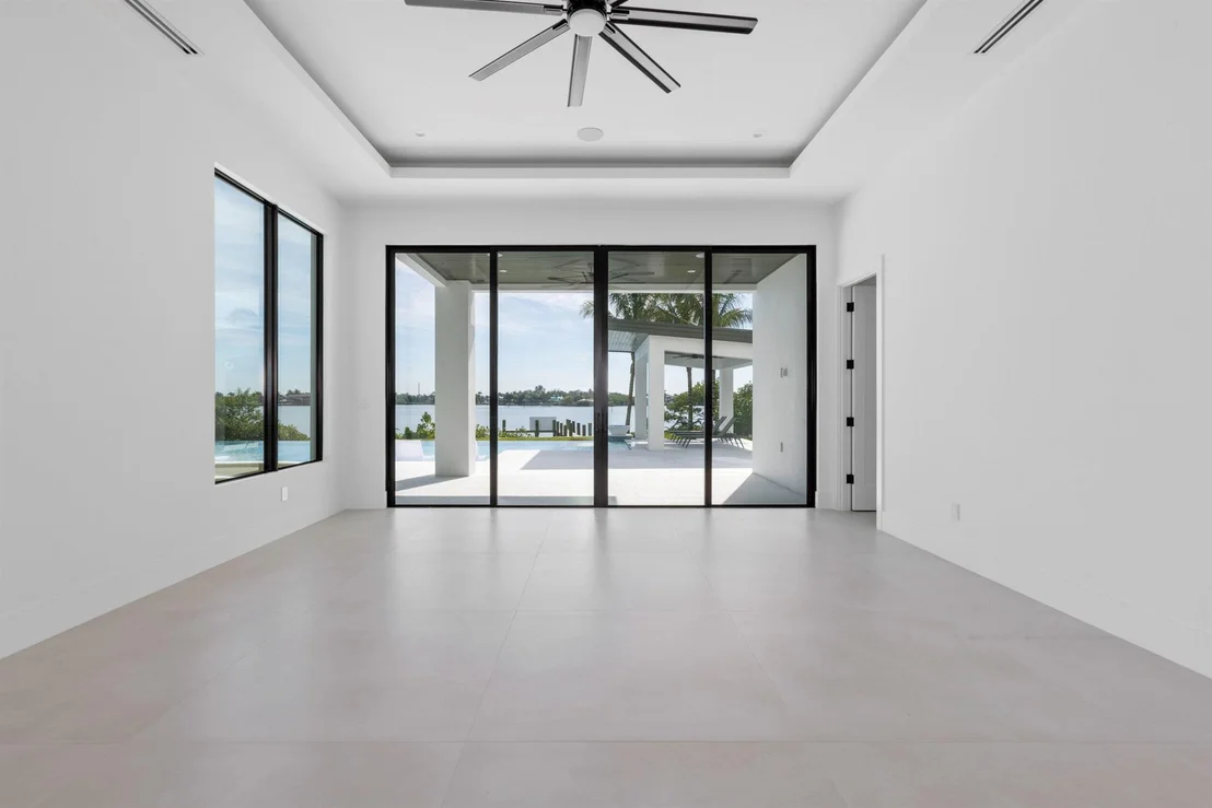 Photo of 88 W Riverside Drive