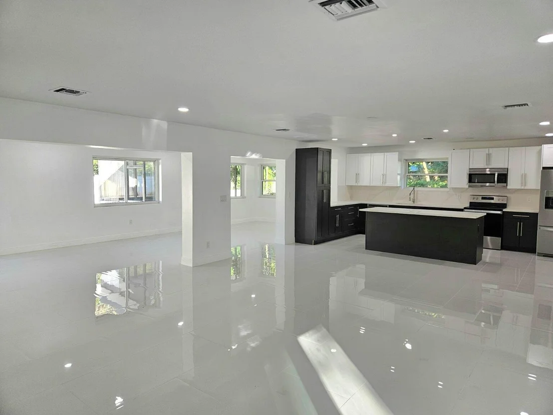 Photo of 1124 Yale Drive