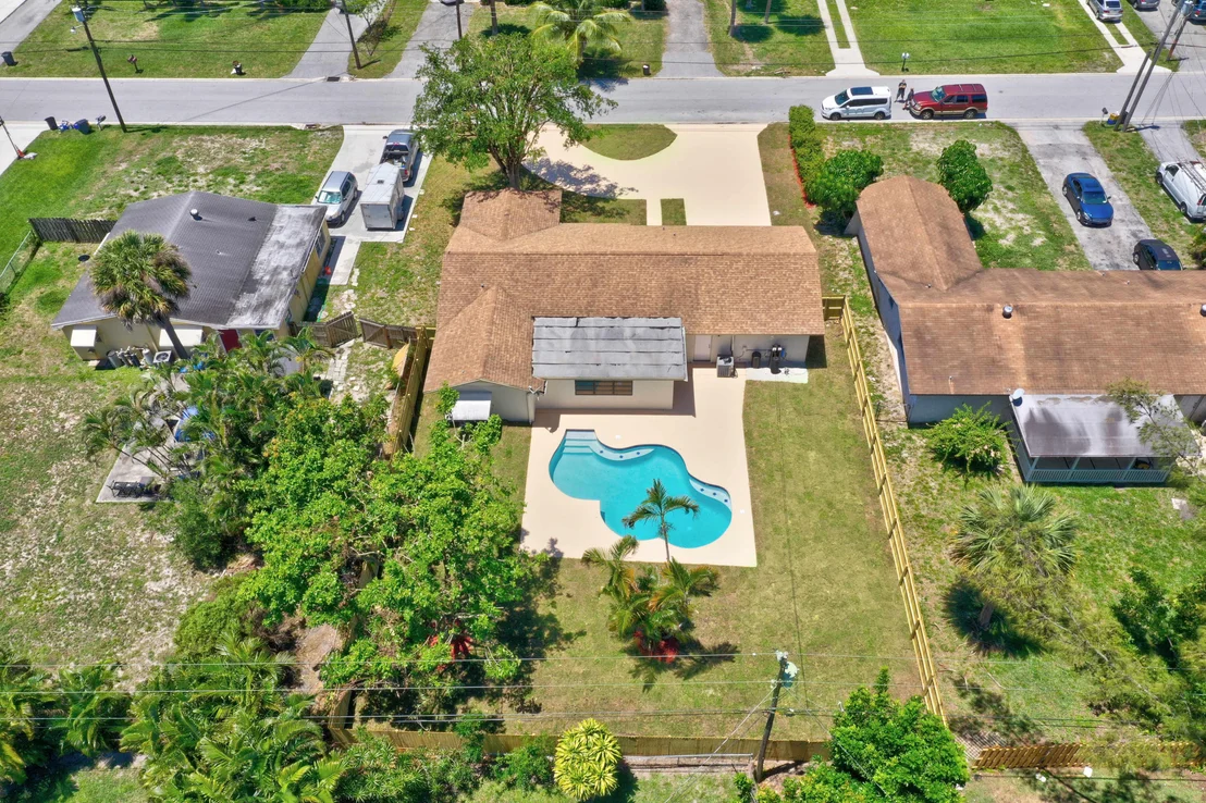 Photo of 8602 Sunset Drive