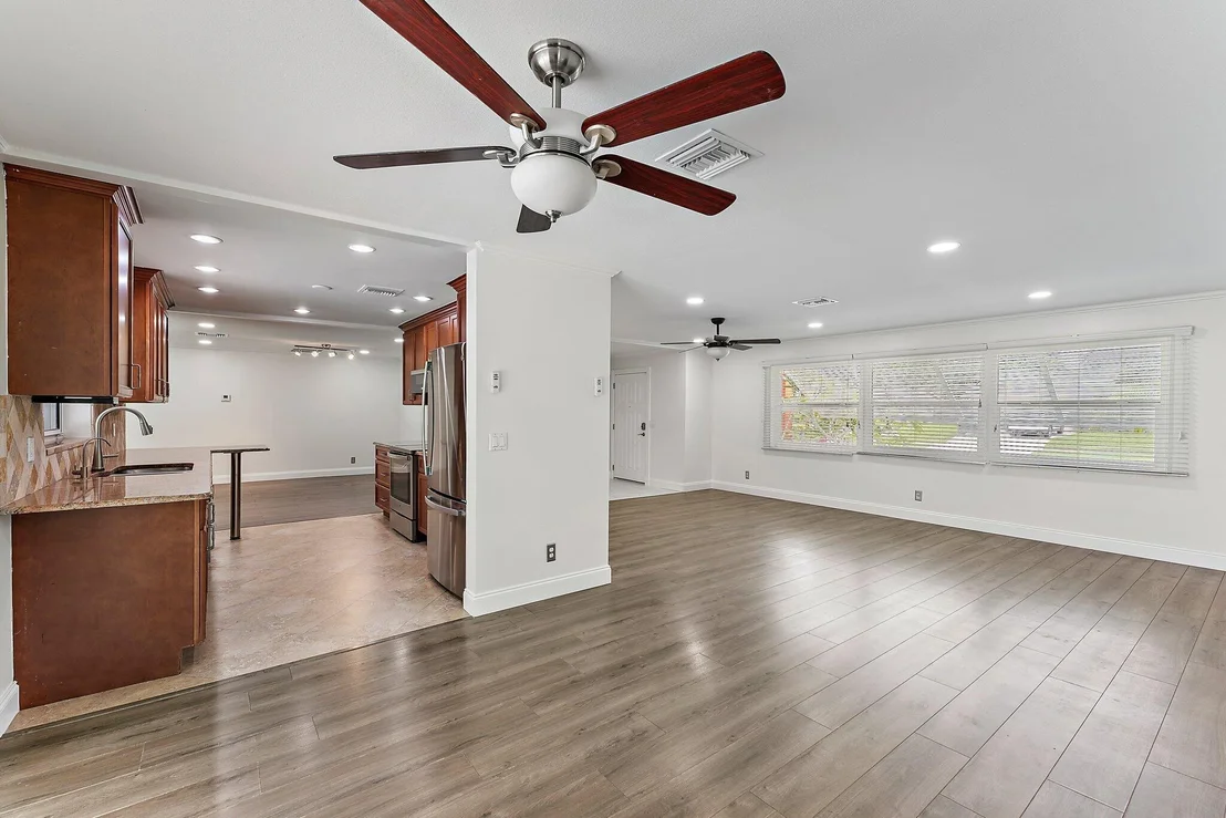 Photo of 214 Circle W