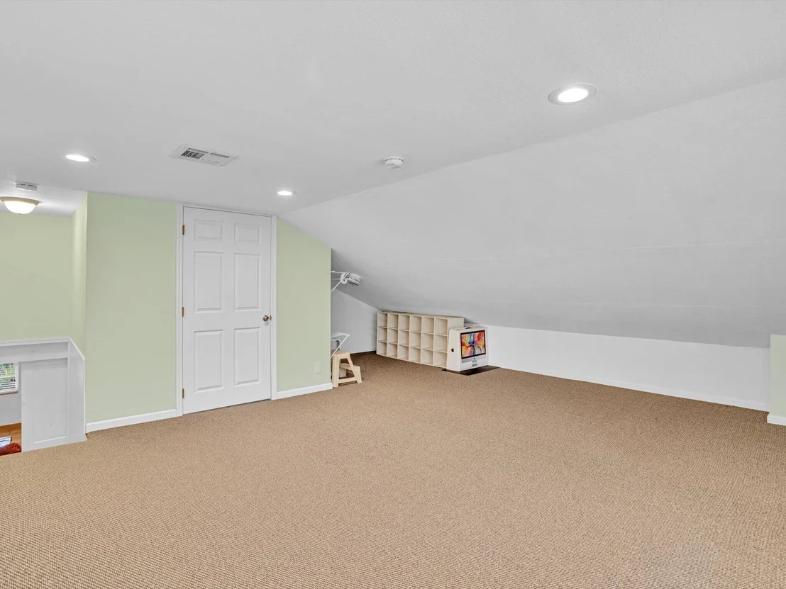 Photo of 3204 Lakeview Drive