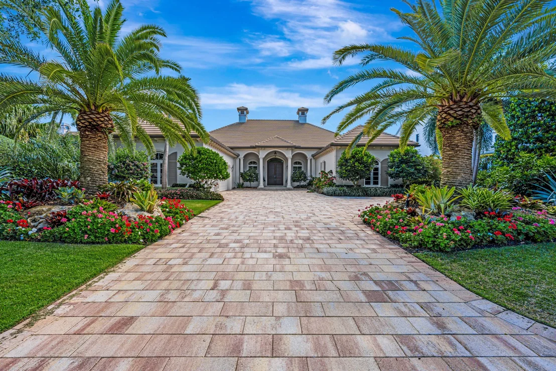 Photo of 469 Mariner Drive