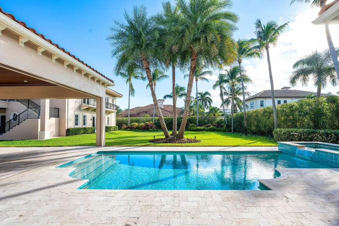 Photo of 384 Royal Palm Way