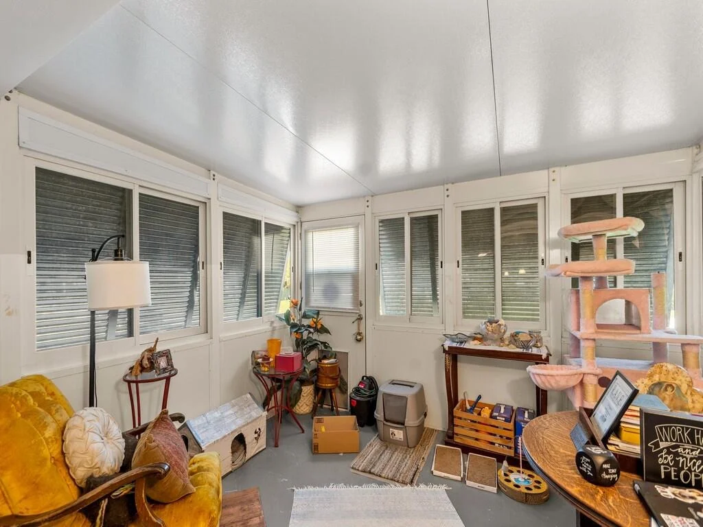 Photo of 385 NE Jade Circle