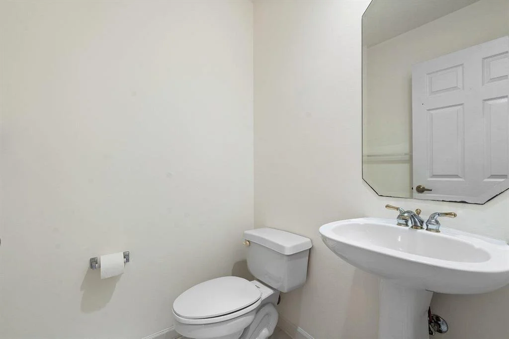 Photo of 12824 Hyland Circle