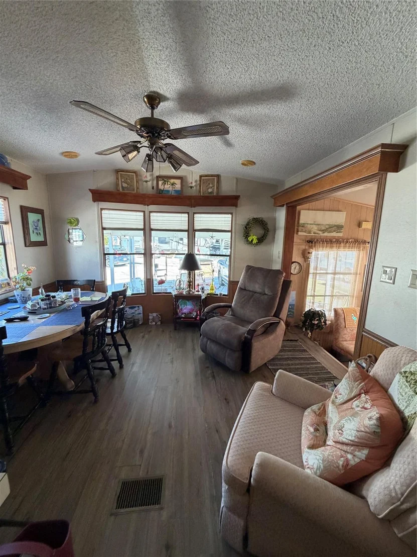 Photo of 6444 SE 56th Street