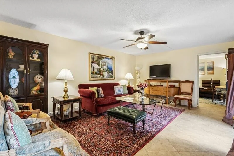 Photo of Unit D at 7 Atrium Circle