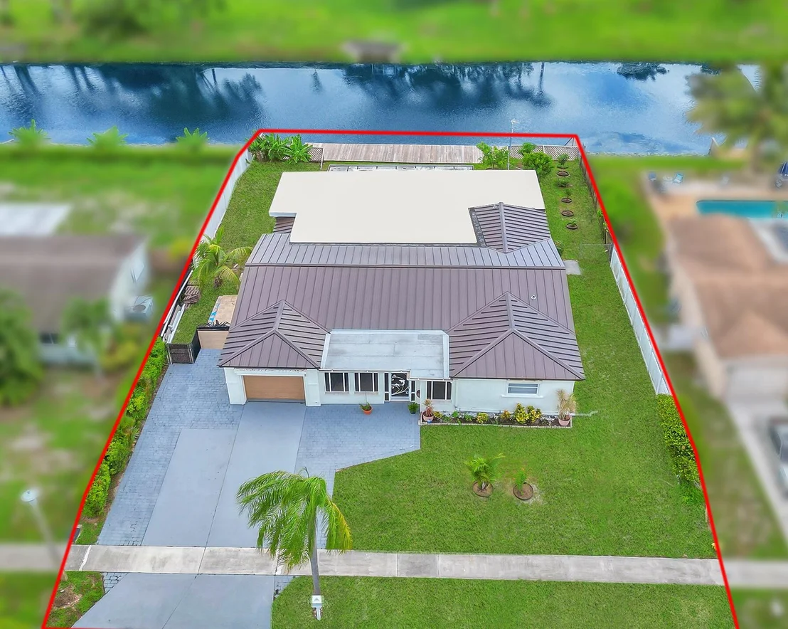 Photo of 802 NW 69th Terrace