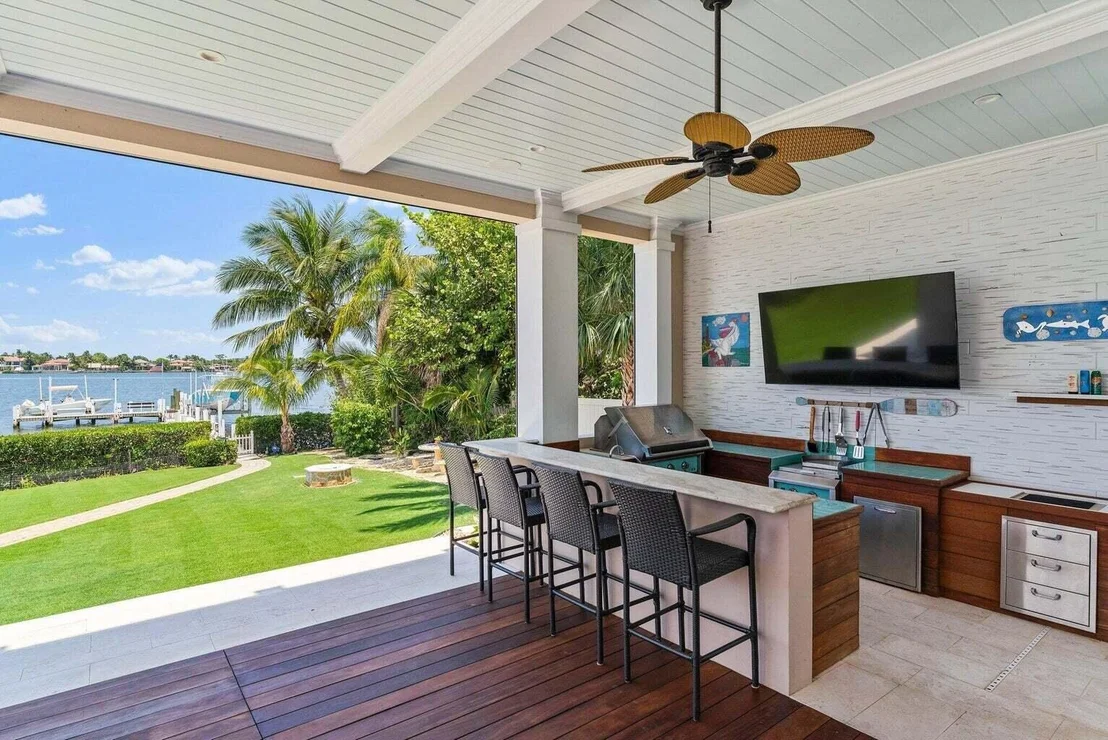 Photo of 5874 Pennock Point Road