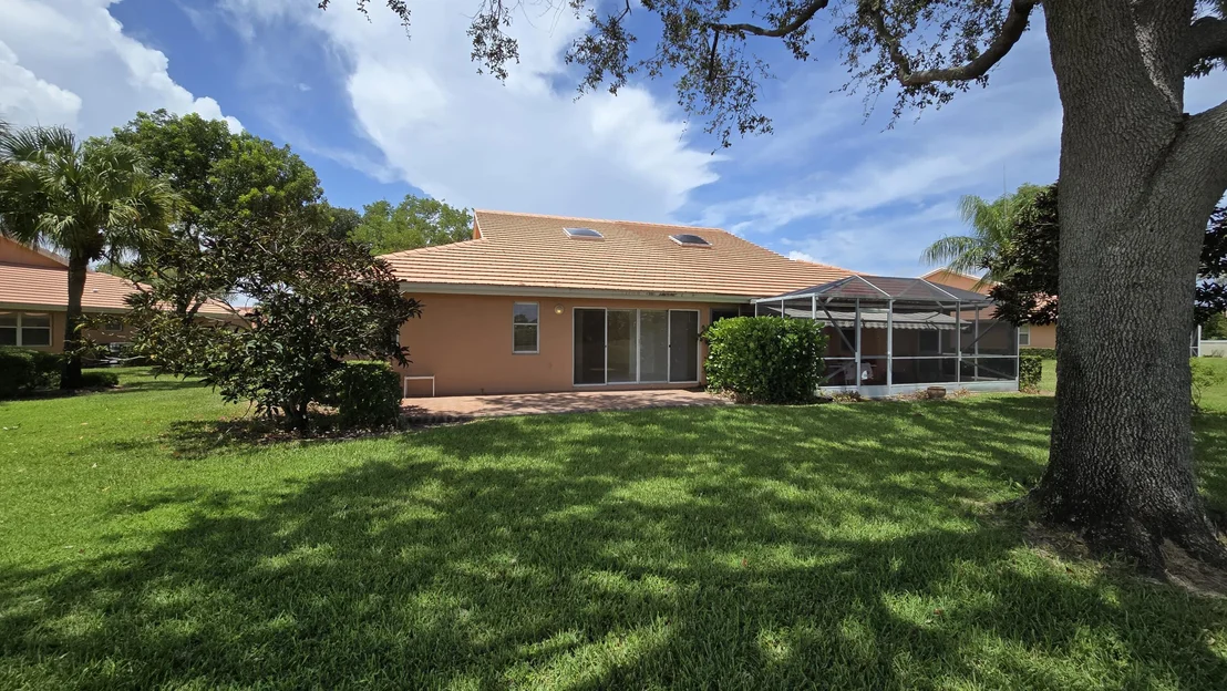Photo of 5622 Royal Lake Circle