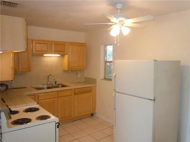 Photo of 911 Mango Drive