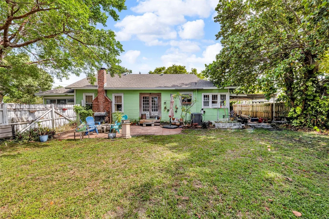 Photo of 803 NE 3rd Avenue