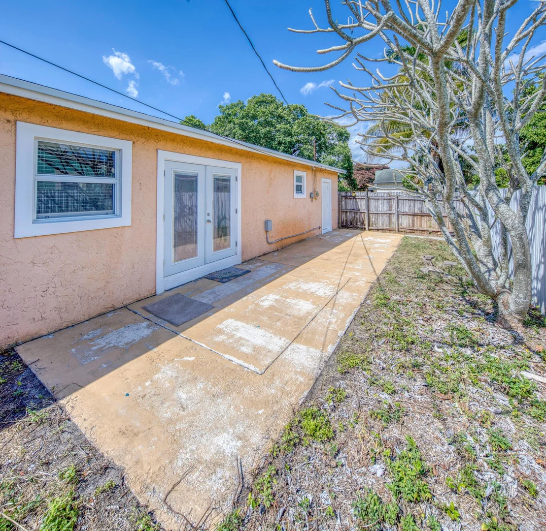 Photo of 3578 Coconut Road