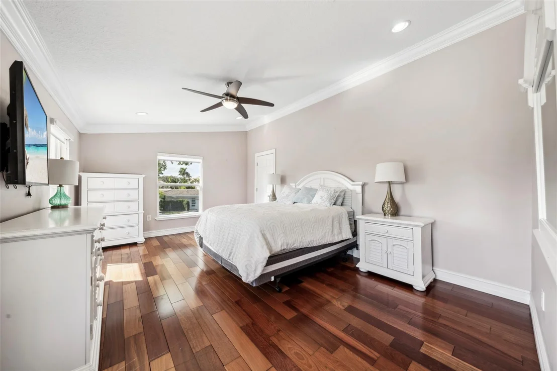 Photo of 2401 SE 8th Street