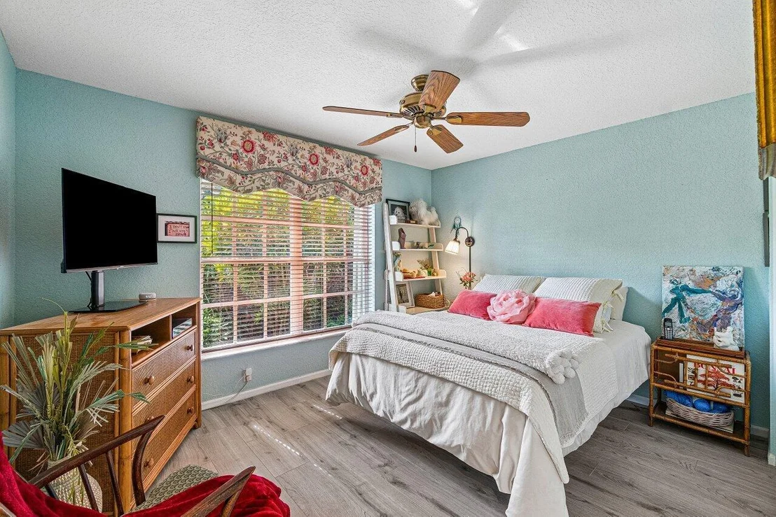 Photo of 7398 Falls Road W