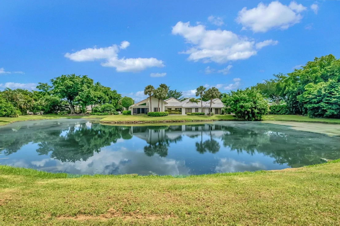 Photo of 20023 Waters Edge Drive