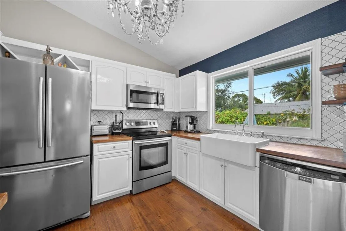 Photo of 443 Beacon Street