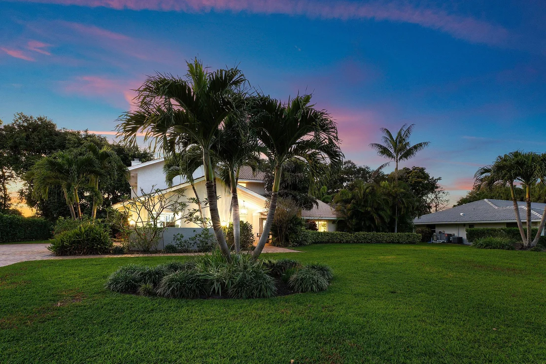 Photo of 10893 Gleneagles Road
