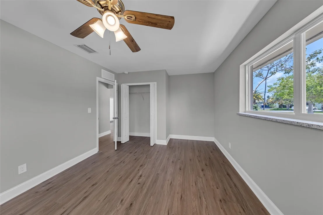 Photo of 421 SE 5th Avenue
