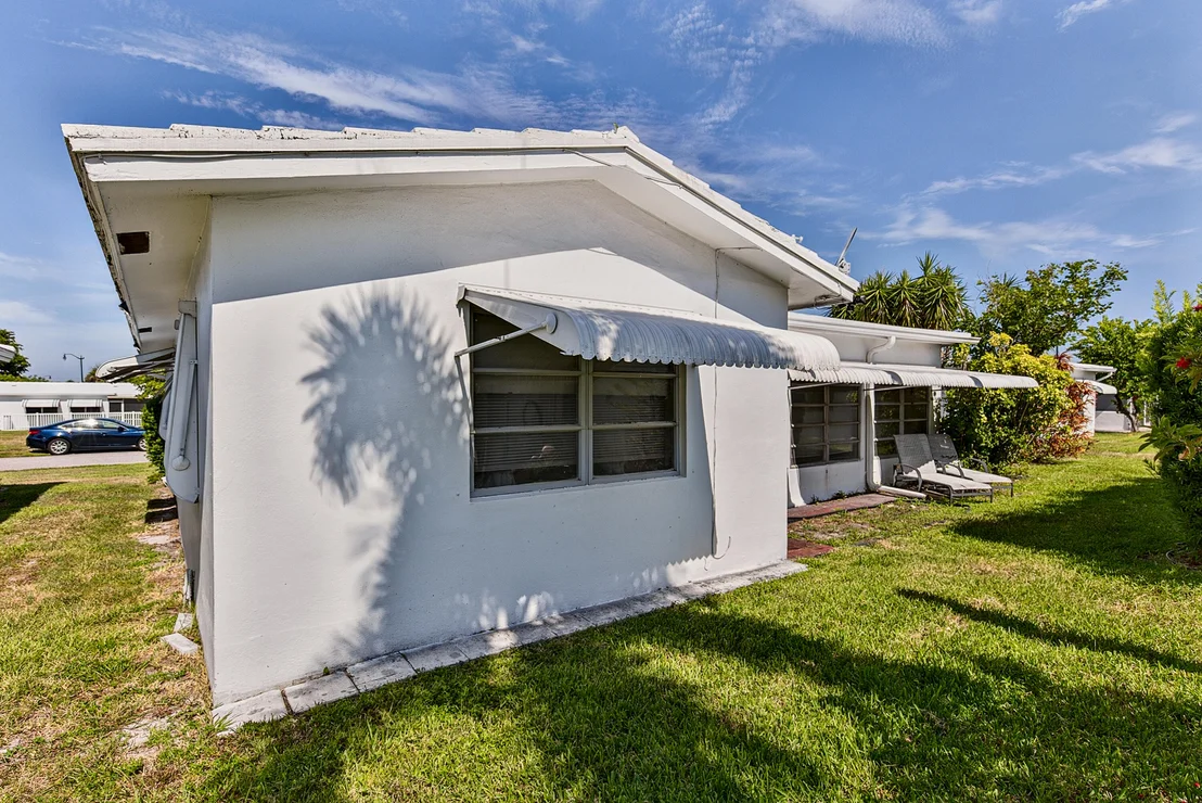 Photo of 2930 NW 1st Drive