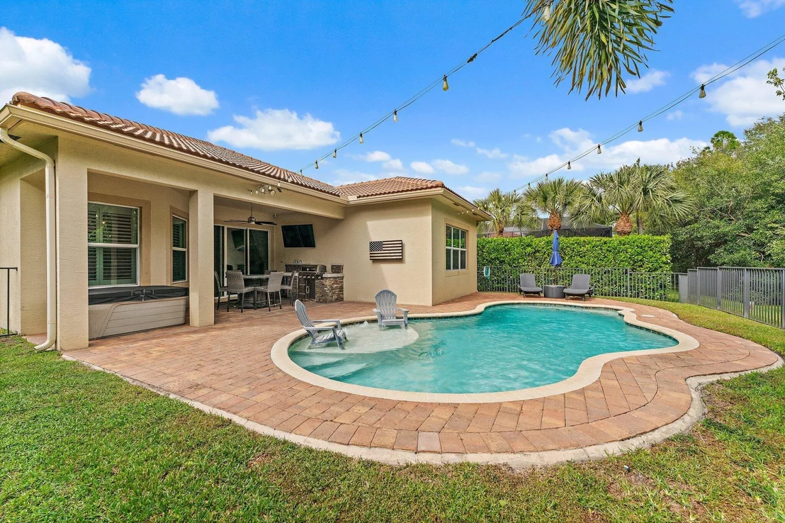 Photo of 8337 SW Marin Drive