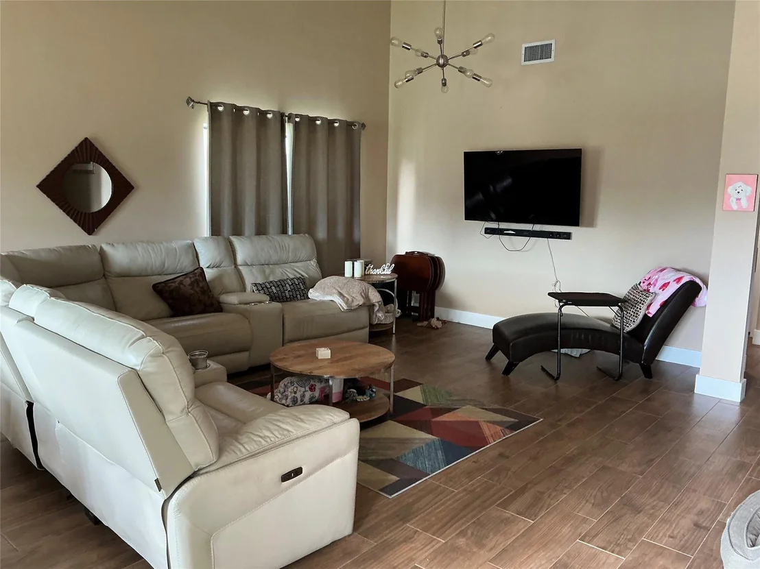 Photo of 6175 Amberwoods Drive