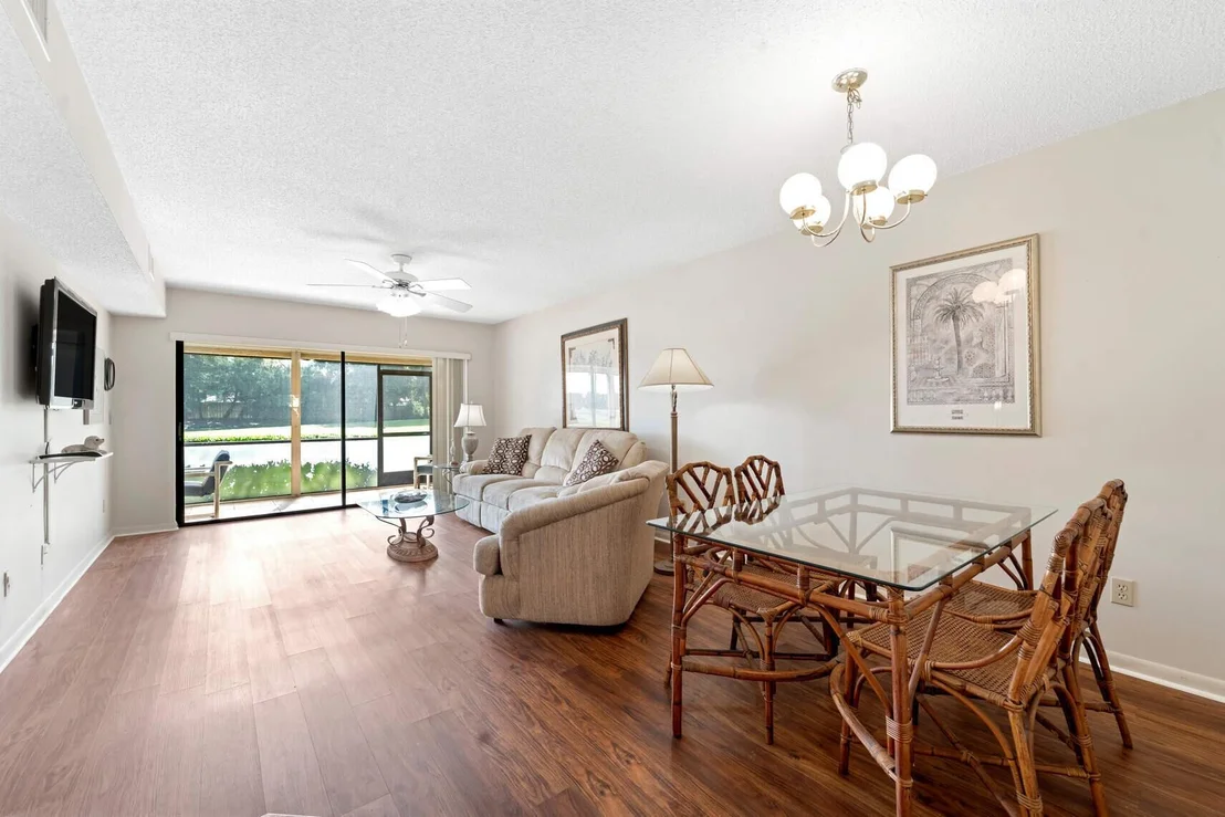 Photo of Unit C at 1001 Pinecrest Circle