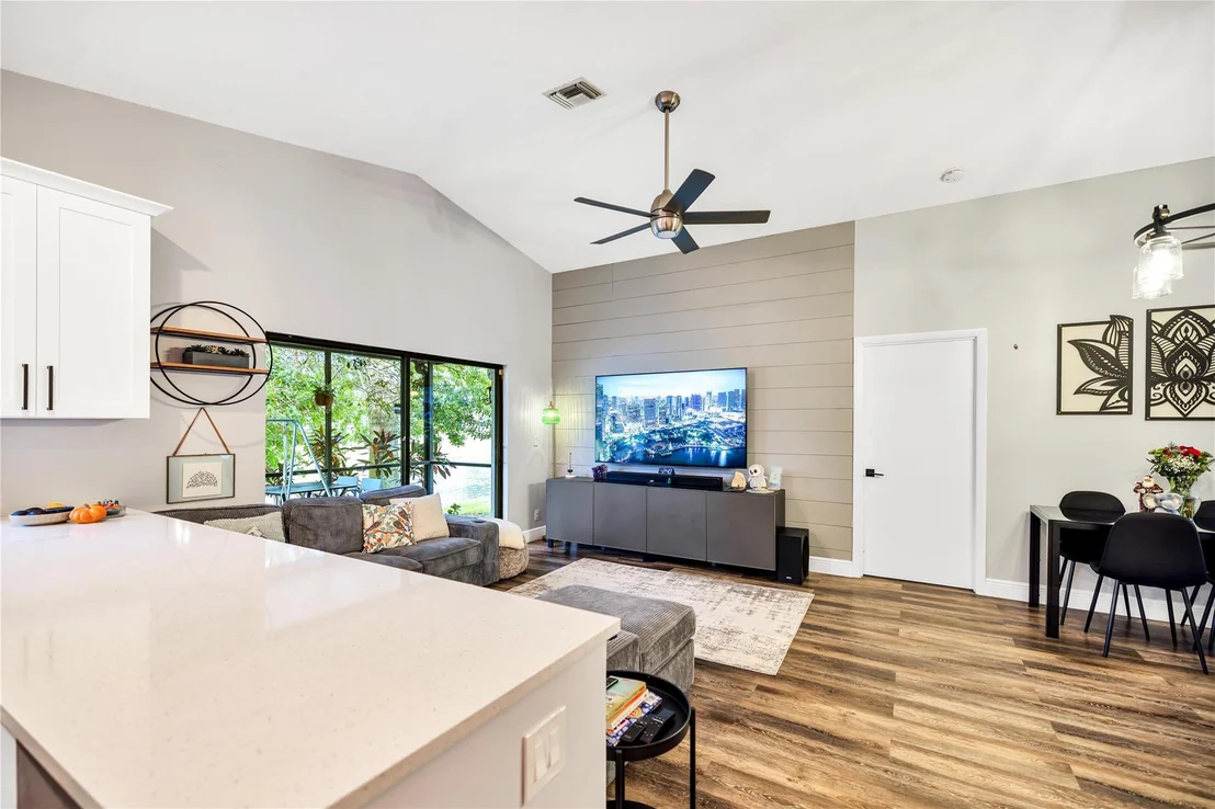 Photo of 5568 American Circle