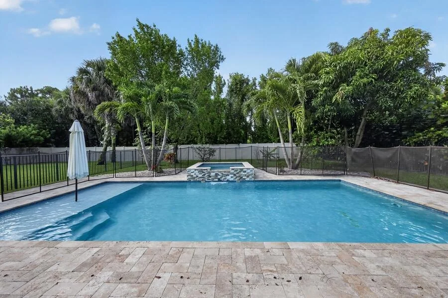 Photo of 7050 Limestone Cay Road