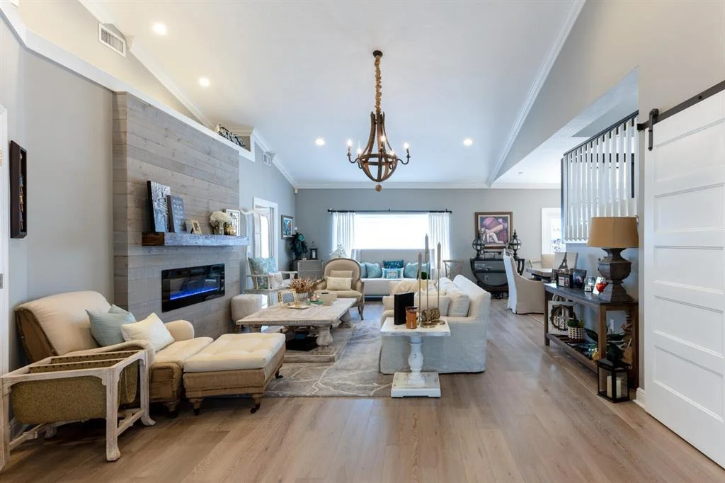 Photo of 916 Dolphin Drive