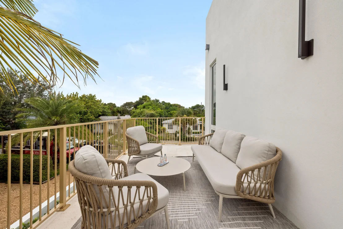 Photo of 800 Bond Way